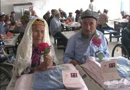 Clip đám cưới của cụ ông 71 và cụ bà 114 tuổi