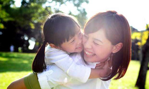 Nghiên cứu mới: Sinh con gái 'có lãi' hơn con trai