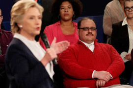 Mẫu áo len của 'người hùng' trong tranh luận bầu cử Tổng thống Mỹ 'cháy hàng'