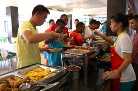 Bí mật phía sau bếp ăn hợp chủng quốc ở Viettel World Cup 2016