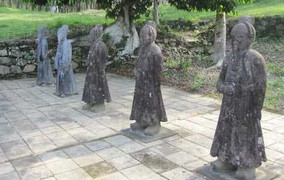 Bí ẩn về những vị thạch quan ở lăng vua Gia Long