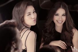 Bị đồn bất hoà, Phạm Hương - Lan Khuê vẫn quấn quít trong hậu trường
