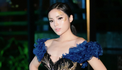 Hoa hậu Kỳ Duyên dát vàng lên mặt, trễ nải khoe vòng một