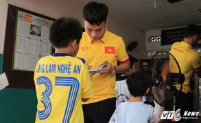 Những hoàn cảnh khó khăn cho tuyển Việt Nam bài học đối nhân xử thế