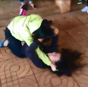 Nữ sinh thách thức trên facebook kéo ra hoa viên đánh nhau