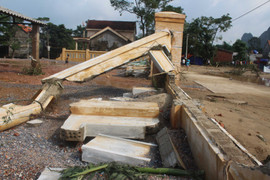 Chợ tiền tỷ ở Quảng Bình chưa kịp sử dụng đã bị lũ đánh sập