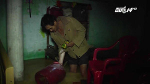 Dân Hà Tĩnh khốn đốn chống chọi với lũ suốt đêm