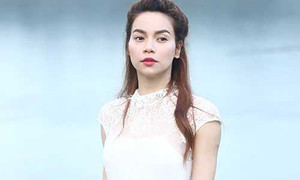 Hồ Ngọc Hà huỷ show, về quê Quảng Bình trao quà cho đồng bào vùng bão lũ