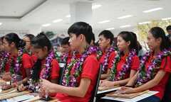 Học bổng gần 5 tỷ đồng cho học sinh nghèo vượt khó