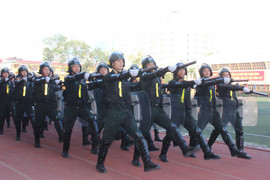 Duyệt binh hoành tráng trong lễ khai giảng Học viện An ninh nhân dân