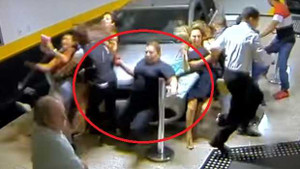 Nữ tài xế lao ôtô vào đám đông trong bãi đỗ xe, cán chết 2 người