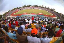 Tuyển Việt Nam ra mắt khán giả miền Tây