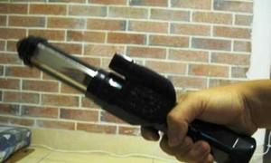 Dùng roi điện khống chế nhân viên kế toán, cướp 50 triệu đồng