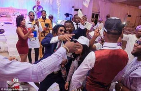 Lộ cuộc sống sang chảnh của con nhà giàu châu Phi trên mạng xã hội