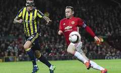 Rooney đánh bại Van Persie, Mourinho sắp 'hồi sinh' Paul Pogba