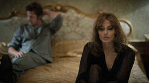 Đời sống tình dục 'kỳ quái' của Angelina Jolie và Brad Pitt