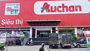 Nhiều loại thực phẩm 'bỏ ngỏ' hạn sử dụng tại siêu thị Vissan, Auchan