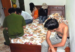 Bắt chủ nhà nghỉ môi giới mại dâm