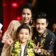 Đông Nhi: 'Khán giả hãy ứng xử văn minh hơn với Trịnh Nhật Minh'