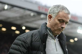 Vì sao Mourinho bị đuổi lên khán đài trận Man Utd 0-0 Burnley?