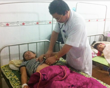 Cả nhà nhập viện vì... bữa nấm độc!