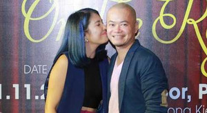 Quán quân Vietnam Idol 2016 nồng nàn hôn chồng trong buổi họp báo