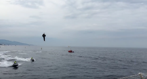 Video: Bộ đồ 'Người sắt' giúp con người bay lượn như siêu nhân trong phim viễn tưởng