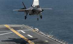 Video: Khả năng hạ cánh thẳng đứng kinh ngạc của siêu chiến cơ F-35B