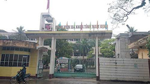 Bệnh nhân tử vong sau khi cắt a-mi-đan: Tạm đình chỉ ê-kip phẫu thuật