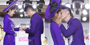 Bạn trai kém 9 tuổi trao nhẫn và hôn Lê Phương trên sàn diễn