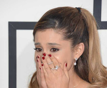 Sao Hollywood tuyệt vọng, không muốn sống trước thất bại của bà Clinton