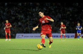 HLV Hữu Thắng: 'Tôi không thể chê gì được Công Phượng'