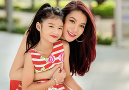 Con gái Trương Ngọc Ánh – Trần Bảo Sơn càng lớn càng xinh đẹp, sành điệu