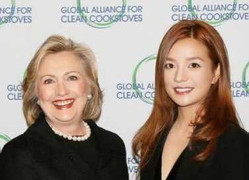 Triệu Vy, Lý Liên Kiệt vướng nghi vấn góp quỹ cho bà Hillary Clinton