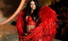 Show diễn Victoria's Secret khoe dàn siêu mẫu nội y gợi cảm
