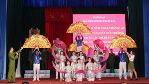 Vinh danh giảng viên cảnh sát môi trường ngày Nhà giáo Việt Nam