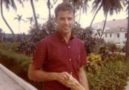 Ngỡ ngàng trước vẻ đẹp trai hơn hot boy của Phó Tổng thống Joe Biden thời trẻ
