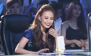 Hoàng Thuỳ Linh 'có tật giật mình', bối rối khi MC nhắc khéo về Vĩnh Thuỵ