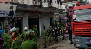 Cháy khách sạn giữa cố đô Huế, du khách nước ngoài tháo chạy