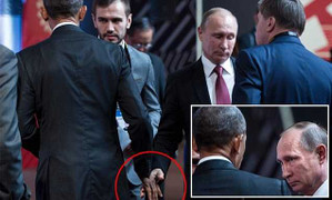 Video: Cái bắt tay chớp nhoáng giữa Obama và Putin bên lề APEC