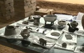 Video: Hàng trăm cổ vật quý giá trong mộ Hoàng gia cổ từ thời Tam Quốc