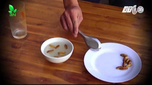 Chuyên gia: Hóa chất thương lái dùng 'phù phép' nhộng là chất độc, uống chết ngay