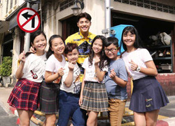 Noo Phước Thịnh quậy hết cỡ cùng học trò tại Thái Lan