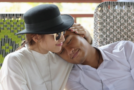 Sau ồn ào với Ly Kute, Mạc Hồng Quân say sưa ngủ trong vòng tay 'người tình tin đồn'