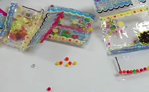 Cực độc, hạt nhựa nở Trung Quốc vẫn được bán công khai trước cổng trường