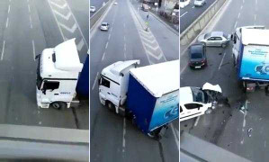 Xe tải 'khủng' quay đầu giữa đường khiến 3 xe con đâm nhau 'loảng xoảng'