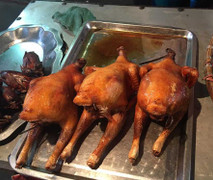 Bí ẩn gà không đầu, không chân giá rẻ bán đầy Hà Nội