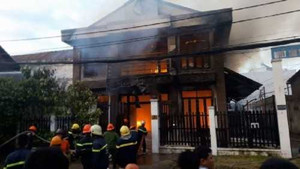 Cháy lớn ở TP.HCM: Nạn nhân thứ 3 nhiễm độc khí, bỏng hô hấp