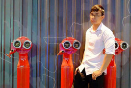 Chế bài hát tặng học trò: Thầy giáo 9x ngại ngùng vì được gọi là 'idol'