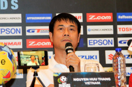 HLV Hữu Thắng: 'Tuyển Indonesia càng đá càng nguy hiểm'